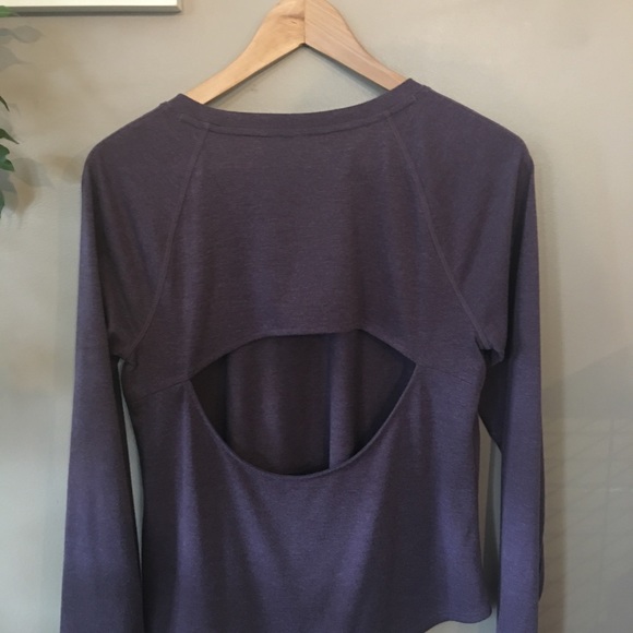 Under armour longsleeve top - Picture 3 of 3